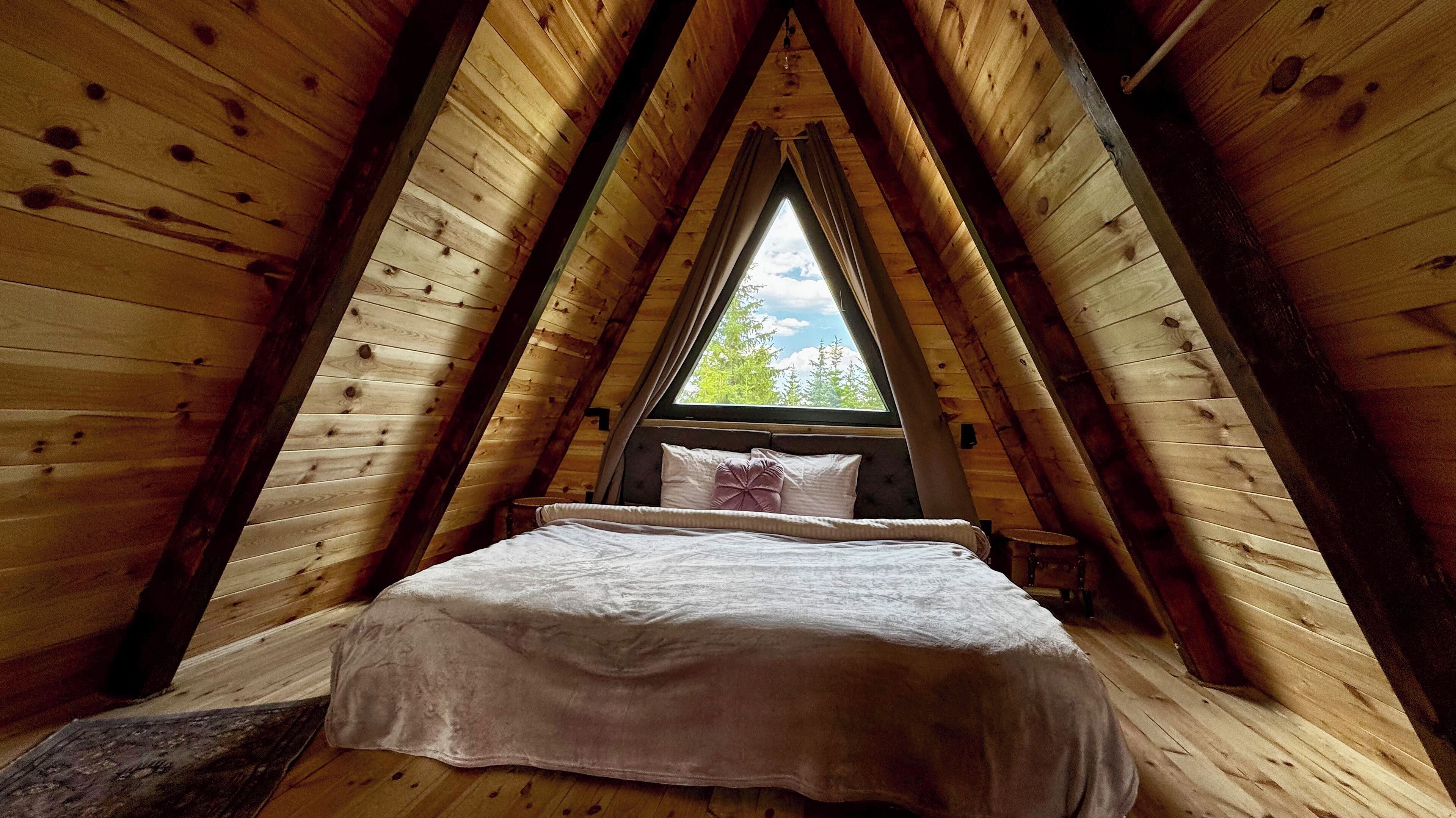 2 多间卧室、熨斗/熨衣板、WiFi、床单