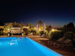 Outdoor pool - Farmhouse "Life is beautiful," surrounded by greenery and one km from the center of Marta. (Lazio)