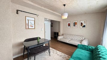 Family Condo, Balcony