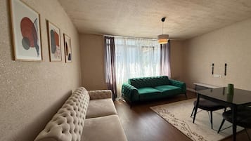 Family Condo, Balcony