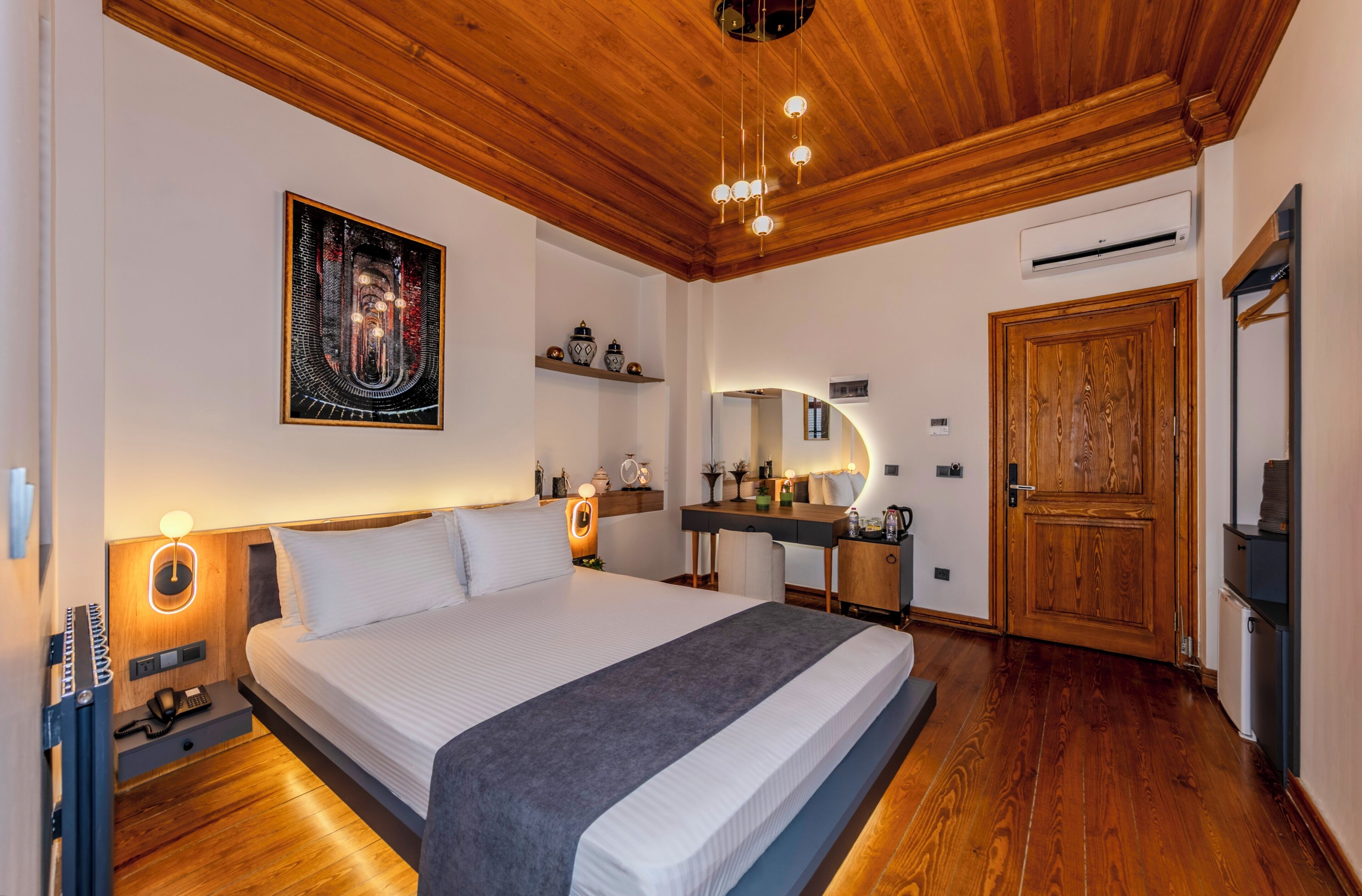 Superior kamer | Een bureau, een laptopwerkplek, rolstoeltoegankelijk