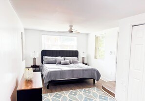 3 soverom, strykejern/-brett, wi-fi og sengetøy