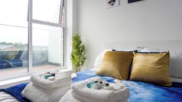 2 bedrooms, desk, iron/ironing board, travel cot