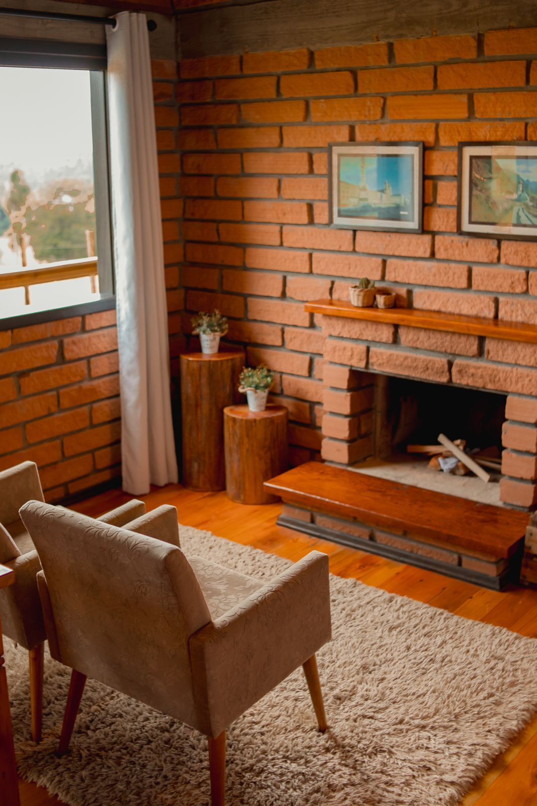 Chalet ejecutivo, vistas a la montaña | Zona de estar | Una televisión de pantalla plana, una chimenea