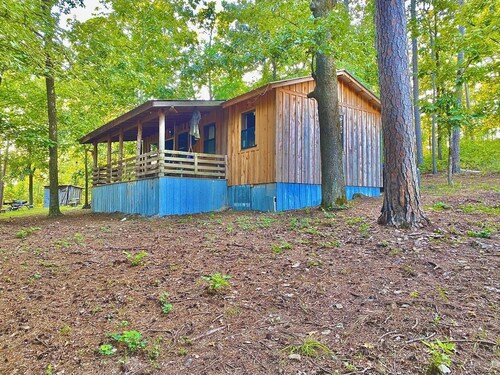 Mossback Outfitters located in Wright City