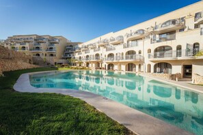 Pool - Qala Skyview Penthouse – Pool, Sunsets & BBQ Area (Qala)