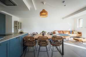 Dining - Qala Skyview Penthouse – Pool, Sunsets & BBQ Area (Qala)