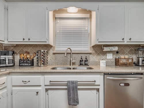 Family Game Retreat w/ Arcade + Fire Pit