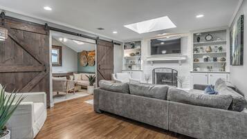 Smart-tv, pejs, videospil, bøger