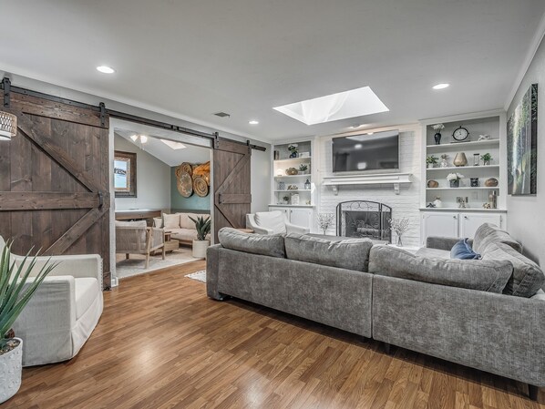 Smart TV, fireplace, video games, books