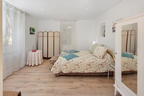 1 chambre, fer et planche Ă repasser, Wi-Fi, draps fournis