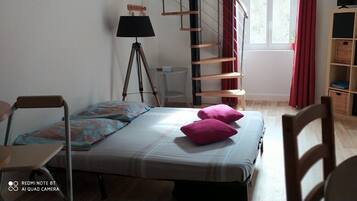 1 bedroom, iron/ironing board, WiFi, bed sheets