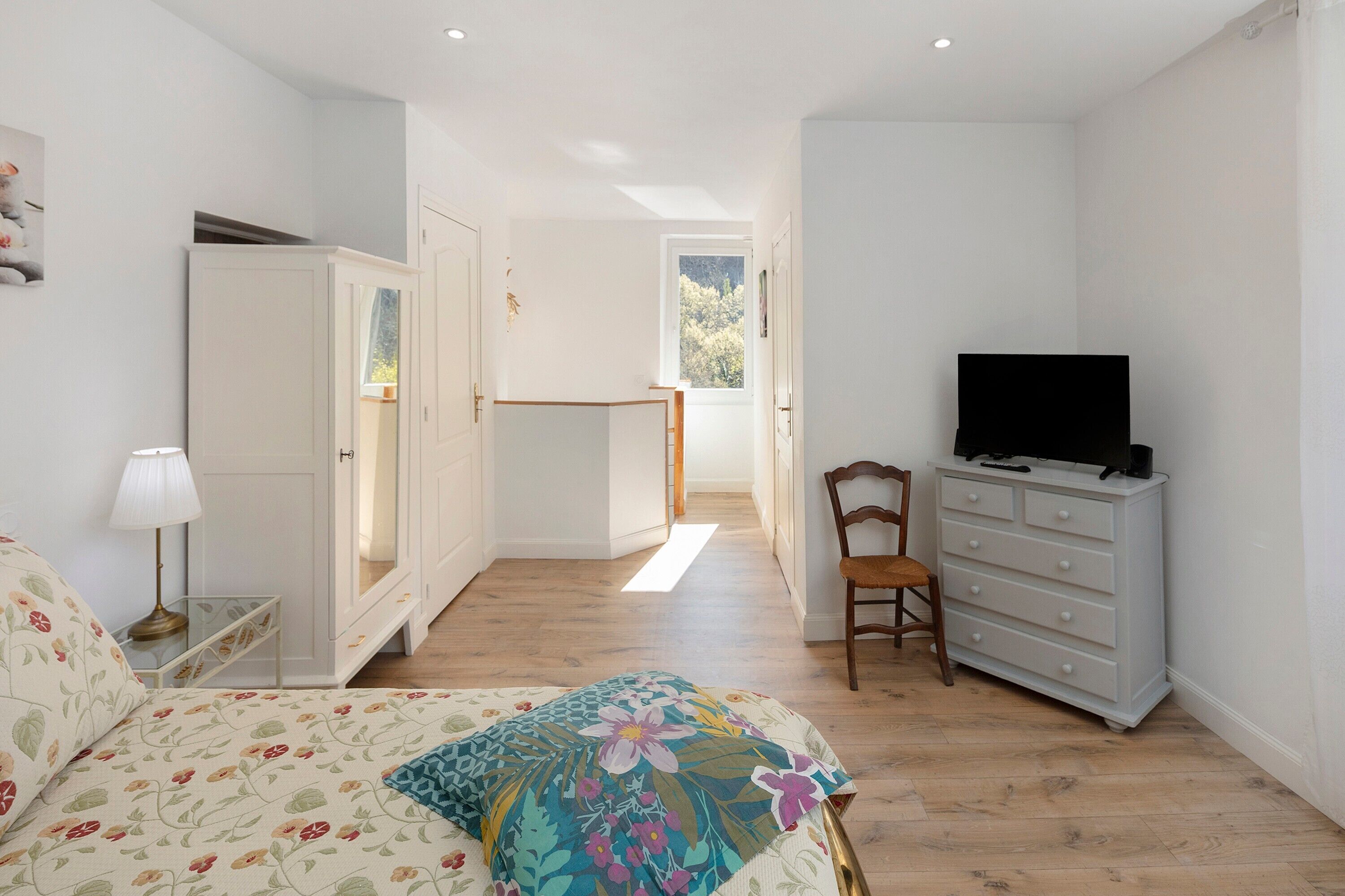 1 chambre, fer et planche à repasser, Wi-Fi, draps fournis