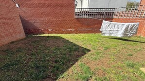 Unclassified image, 2 of 10, button - 4 Bedroom House Sleeps 8 - Free Parking - Garden (Aylesbury)
