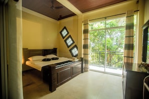 Deluxe Double Room, Garden View | Free WiFi