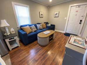 Smart TV, books - The Seaside Dream (Seaside Heights)