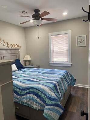 2 bedrooms, iron/ironing board, travel cot, free WiFi - Seaside Fantasy (Seaside Heights)