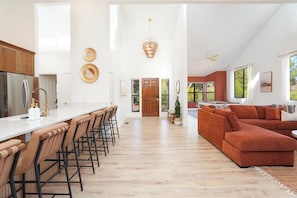 Smart TV, fireplace, books - The Hopi Haus • Walk to Uptown! (Sedona)
