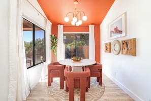 Dining - The Hopi Haus • Walk to Uptown! (Sedona)