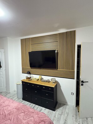 4 makuuhuonetta, silitysrauta/-lauta, internet, vuodevaatteet