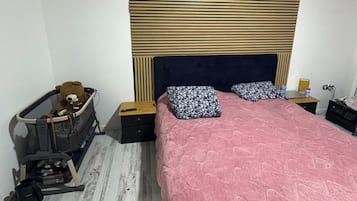 4 makuuhuonetta, silitysrauta/-lauta, internet, vuodevaatteet