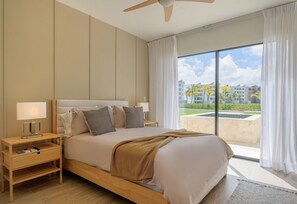 4 bedrooms, iron/ironing board, internet, bed sheets
