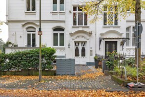 تفاصيل الفندق من الخارج