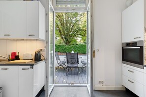 Refrigerador, horno, parrilla de estufa y lavavajillas 