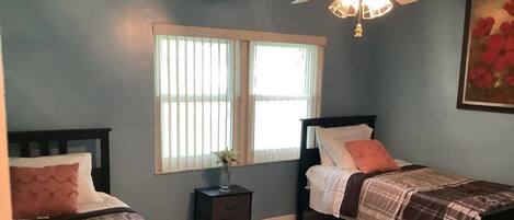 3 bedrooms, iron/ironing board, WiFi, bed sheets