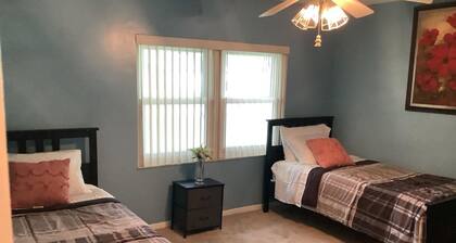 3-bedroom house in fantastic Port St. Lucie with AC, fitness equipments & pool