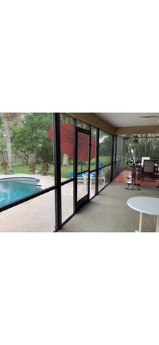 3-bedroom house in fantastic Port St. Lucie with AC, fitness equipments & pool