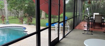 3-bedroom house in fantastic Port St. Lucie with AC, fitness equipments & pool