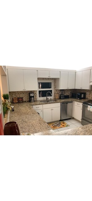 ميكروويف، فرن، موقد طهي مسطح، غسالة أطباق