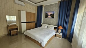 3 bedrooms, iron/ironing board, free WiFi, wheelchair access - Big swimming pool garden VILLA pattaya (BANGLAMUNG)