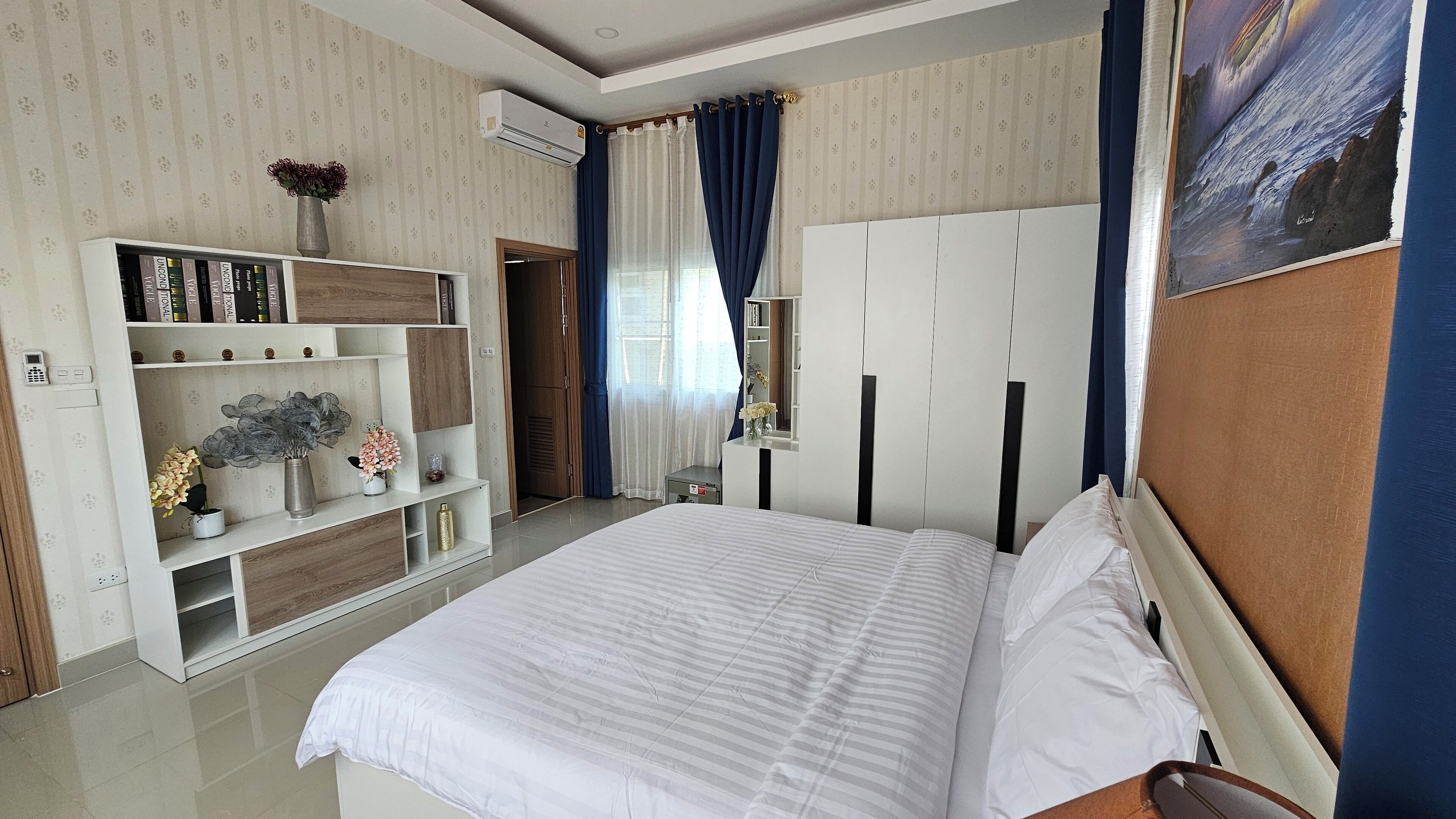 3 bedrooms, iron/ironing board, free WiFi, wheelchair access