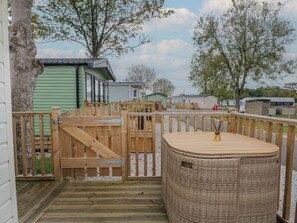 Outdoor spa tub - Labernum (Preston)
