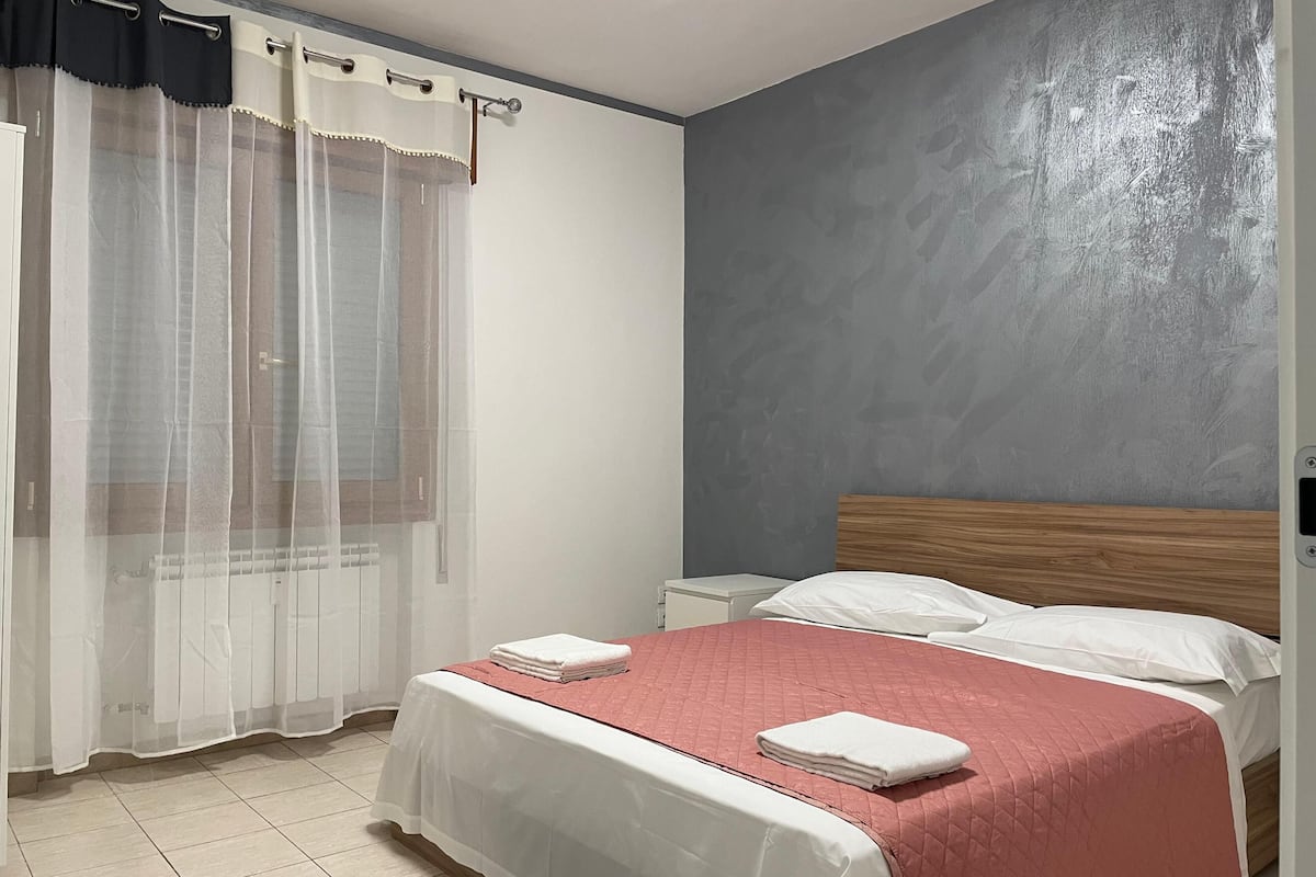 Habitación doble Confort, vista a la ciudad | Wifi gratis