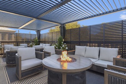 Spacious Seaside 5 bedroom 3.5 bath condo Across From Beach & Heart of Downtown