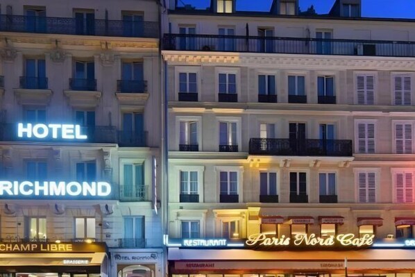 Exterior - Hotel Richmond Gare du Nord (Paris)