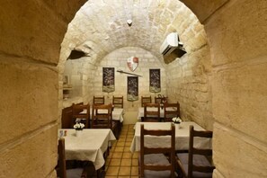 تناول الطعام