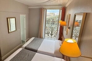 Cribs/infant beds - Hotel Richmond Gare du Nord (Paris)