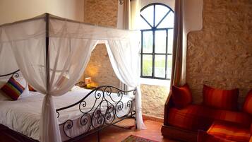 Fer et planche Ă repasser, Wi-Fi gratuit, draps fournis