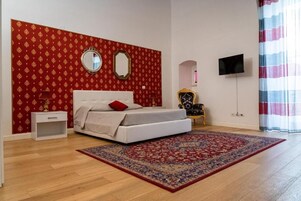 Cortinas blackout, sistema de insonorización y wifi gratis 