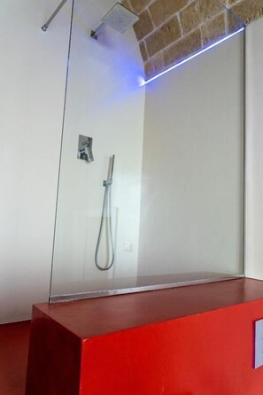 Shower, free toiletries, hair dryer, towels - Palazzo delle Puglie B&B (Barletta)