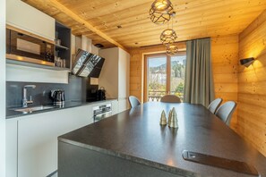 Cookware/dishes/utensils - Apartment Gondola (Les Gets)