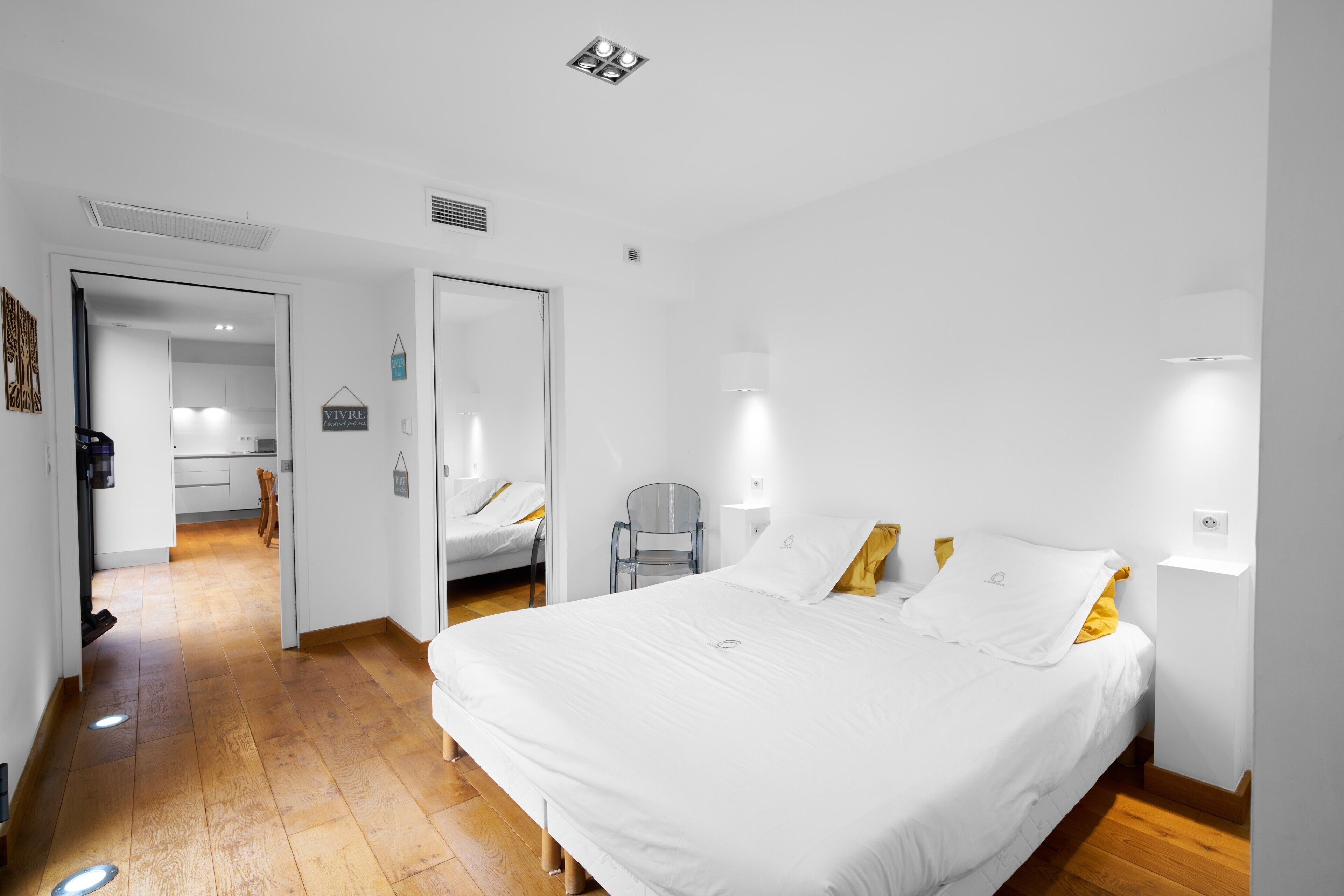 2 chambres, fer et planche à repasser, Wi-Fi, draps fournis