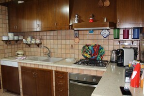 Oven, coffee/tea maker