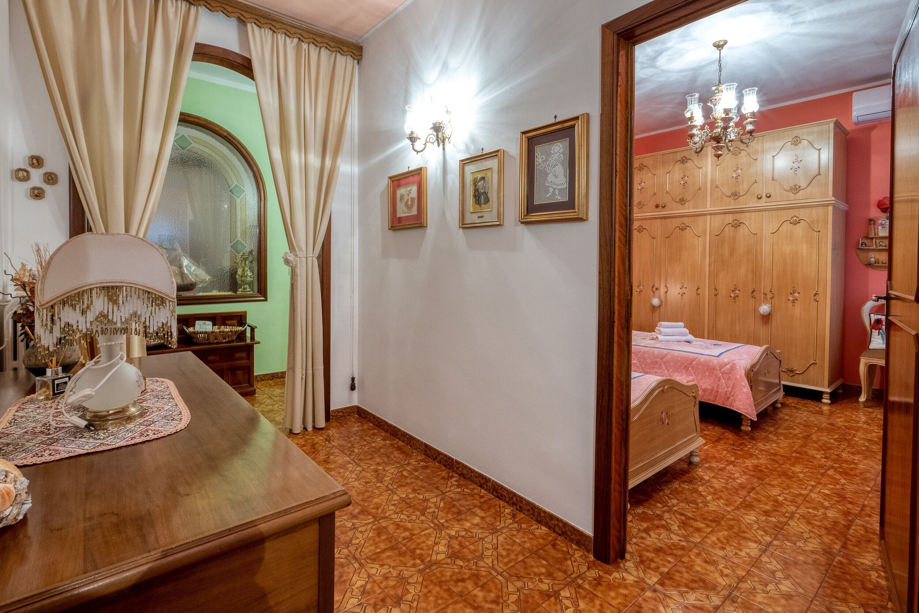 3 camere, ferro/asse da stiro, Wi-Fi