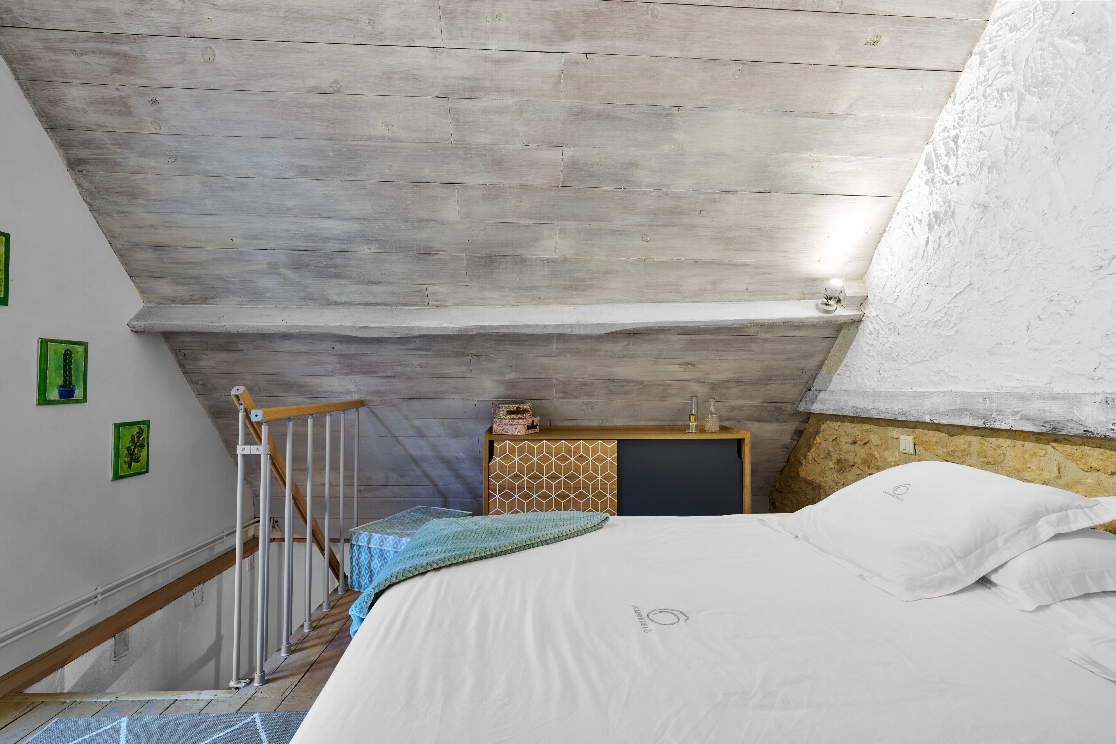 1 chambre, fer et planche à repasser, Wi-Fi, draps fournis