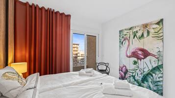 2 chambres, fer et planche à repasser, Wi-Fi, draps fournis